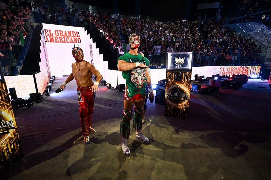イタリア遠征にも登場したエル・グランデ・アメリカーノ(右=©WWE)