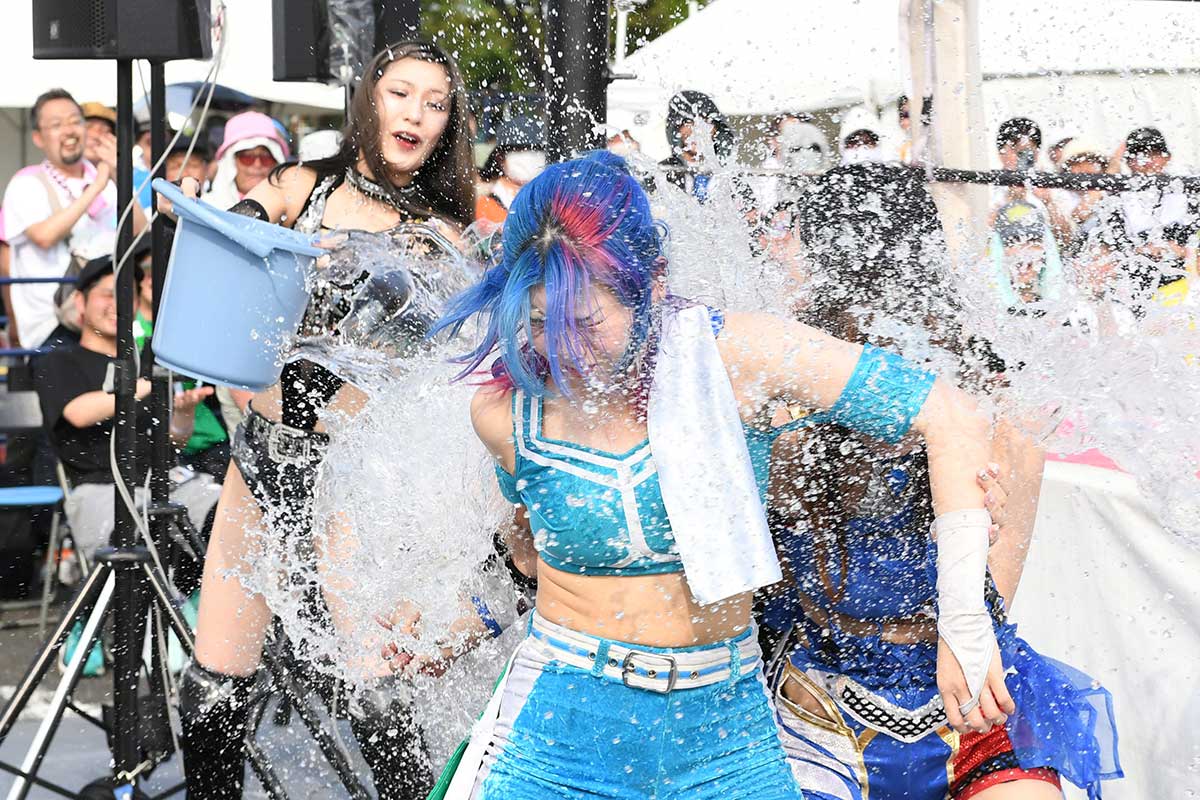 写真：【東京女子】上福ゆきの〝バケツ奇襲〟実らず…神嵜志音ずぶ濡れ