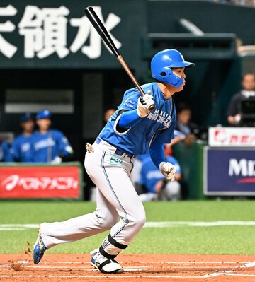２回、プロ初安打を放った日本ハム・柴田　