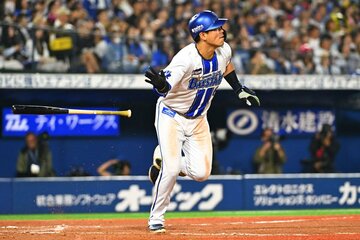 試合を決めたDeNA・蝦名達夫