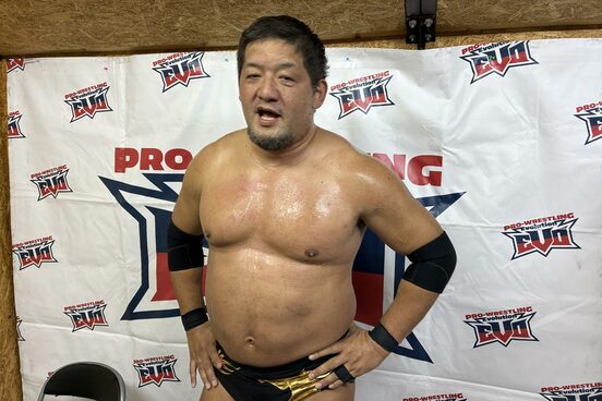 入団を発表した石川修司