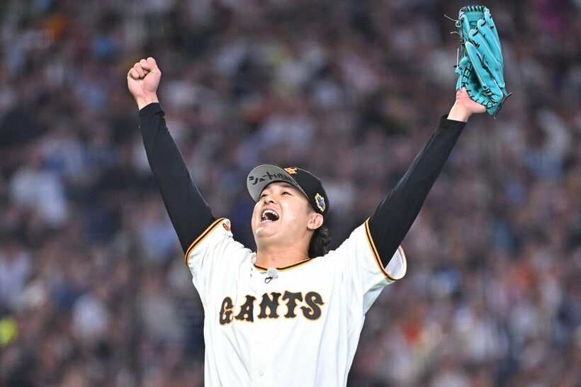 初出場の球宴で１回無失点に抑え、大喜びの巨人・田中瑛斗