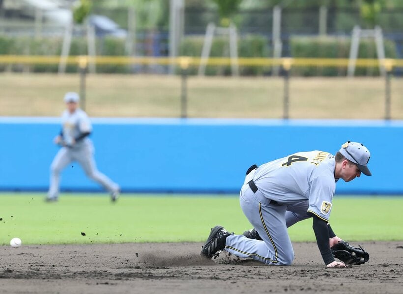 ４回、遊撃ディベイニーの失策で失点