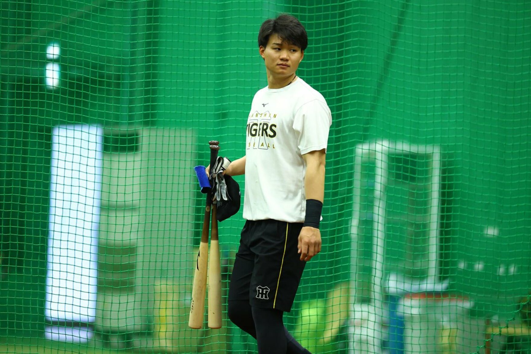 室内練習場で汗を流す森下翔太