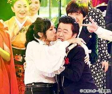  最高視聴率の桑田佳祐（右）と松任谷由実