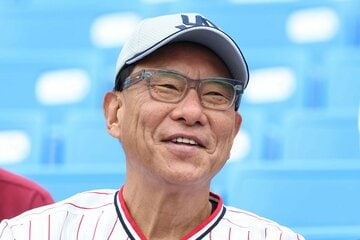 あの手この手でチームを活気づけようと、必死なヤクルト・池山監督だが…