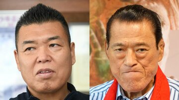 小川直也氏(左)とアントニオ猪木さん