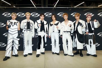 BALLISTIK BOYZの(左から)深堀未来、松井利樹、加納嘉将、砂田将宏、日高竜太、海沼流星、奥田力也