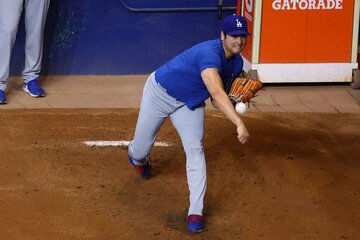 ブルペンで必死の形相で投げ込んだ大谷翔平