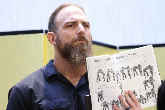 鈴木秀樹の著書を持つティモシー・サッチャー