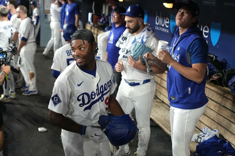 ホスウェイ・デパウラと大谷翔平（右＝ロイター）
