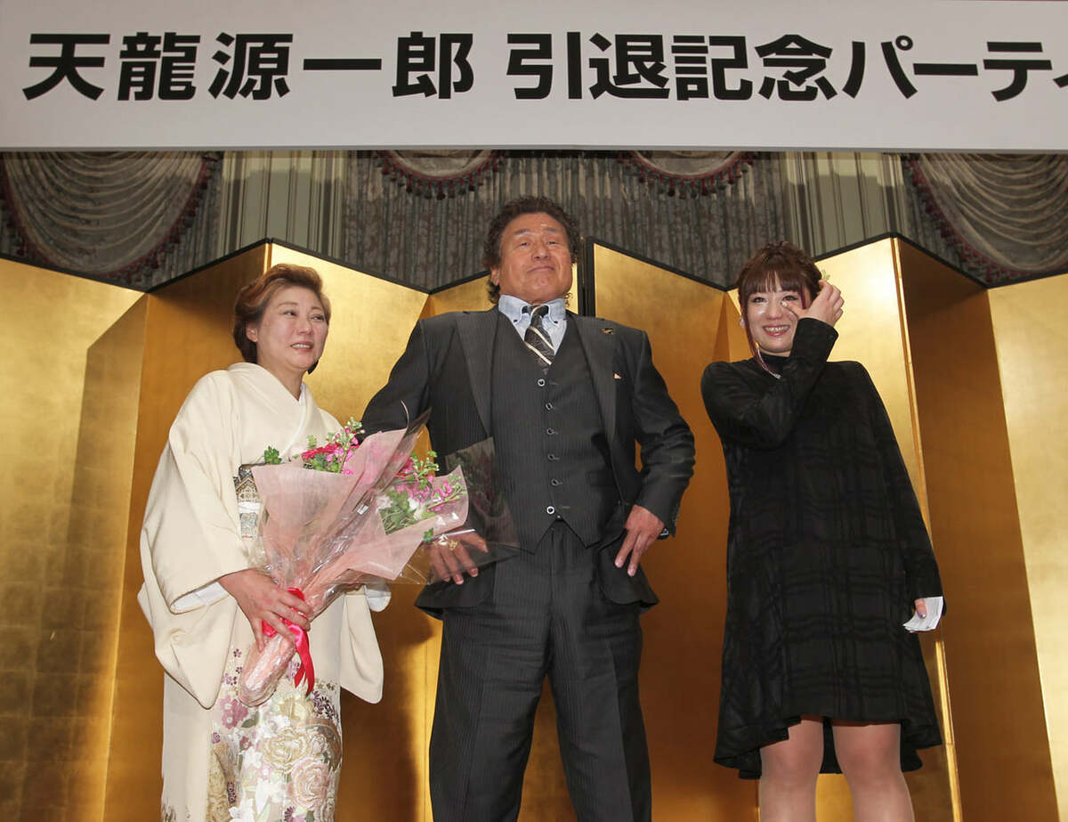 天龍夫人の告別式に小橋、蝶野、永田ら参列 海野レフェリー「内助の功の見本だった」 | 東スポWEB
