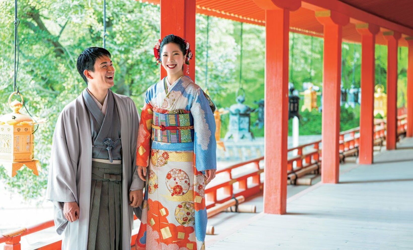 「家庭画報」の特集で着物姿を披露した三浦璃来(右)と木原龍一（撮影・鍋島徳恭）