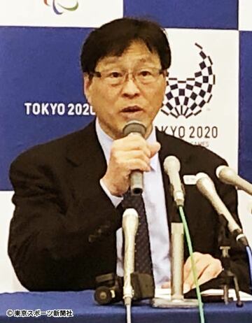  会見する鈴木秀紀マーケティング局次長