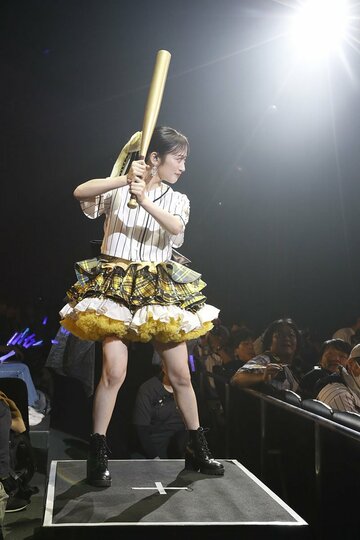 卒業コンサートは始球式でスタート（©NMB48）