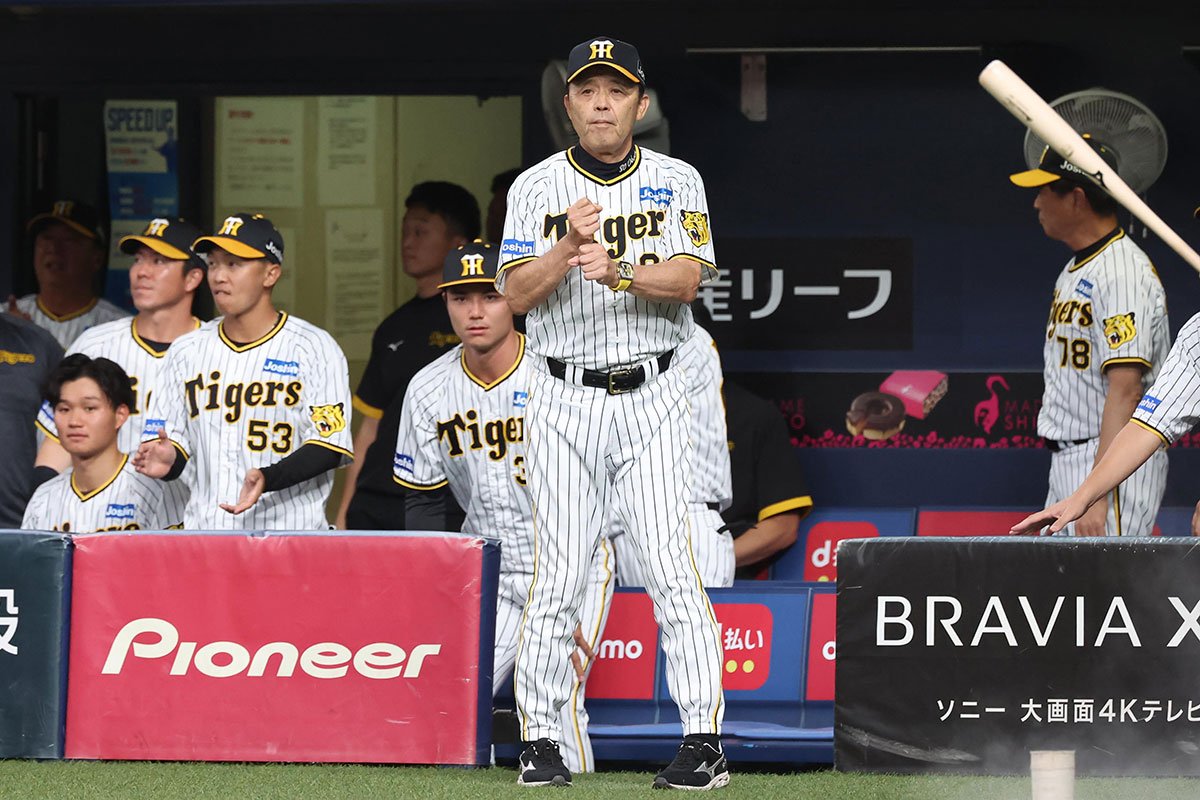 阪神】岡田監督はユニホームの着こなしも〝最先端〟 メジャーの