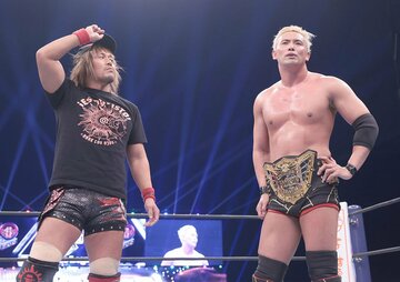 新日本時代、内藤哲也(左)のライバルだったオカダ・カズチカ（2022年）