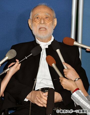  浅丘さんへ感謝の言葉を繰り返す津川