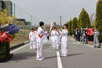  なでしこジャパンから始まった聖火リレーだが…（代表撮影）