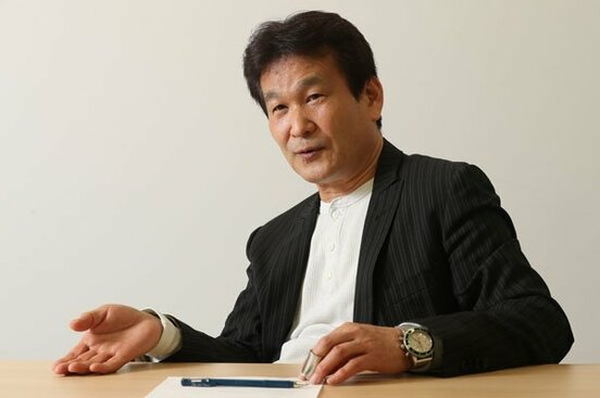  辛坊治郎氏