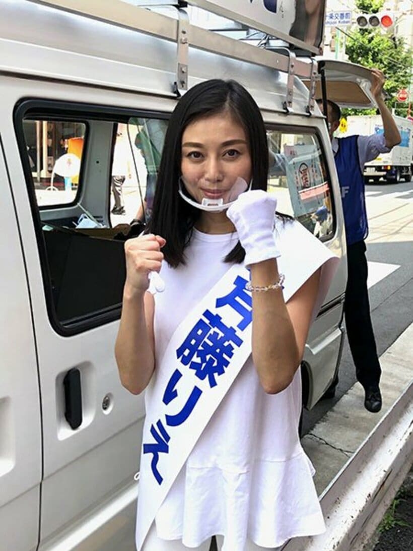  本紙の直撃に答えた斉藤りえ氏