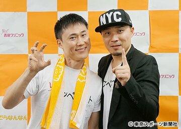 加藤慎平（右）と高須クリニックの高須幹弥名古屋院院長