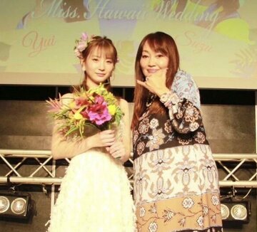 左が初代ミスハワイウェディングのすずさん