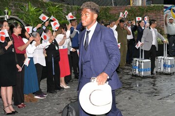 鈴木彩艶