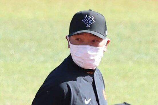 チェックに余念がない阿部監督