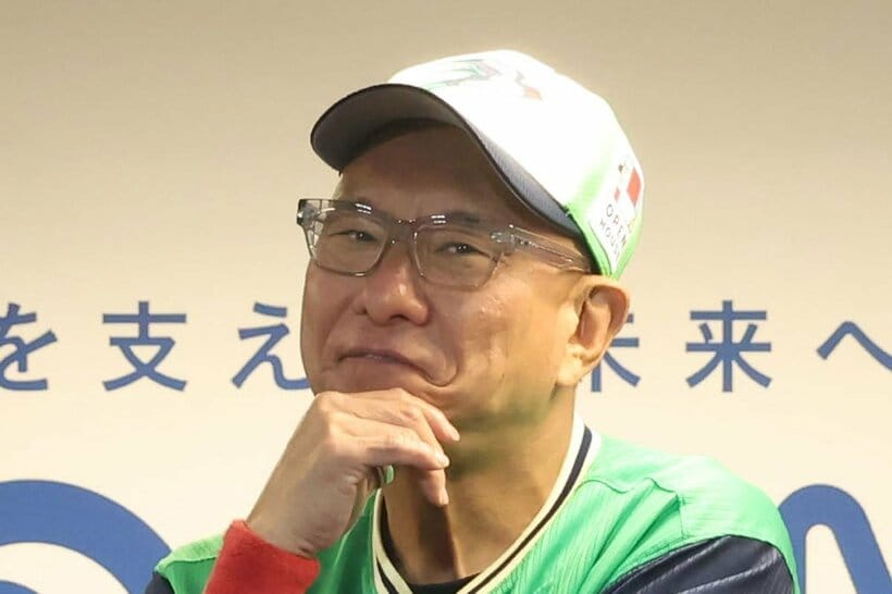 策を練る池山監督