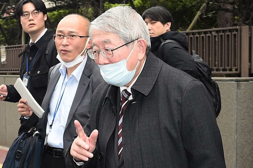 東京地裁を後にする喜田村洋一弁護士
