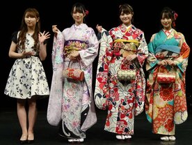 左から山本杏奈、野口衣織、高松瞳、冨田菜々風