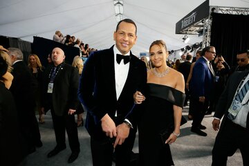 アレックス・ロドリゲス氏(左)とジェニファー・ロペス(ロイター)