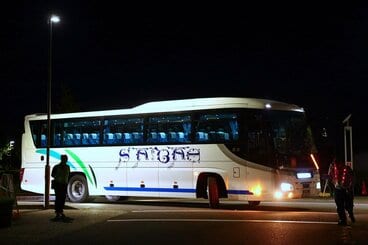 バスの運行遅延も問題視された
