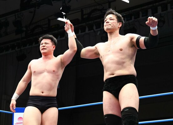 小藤将太（左）と潮崎豪