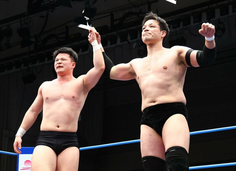 小藤将太（左）と潮崎豪