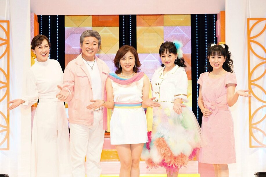  左から森尾由美、布川敏和、松本明子、浅香唯、西村知美（撮影：GEKKO）