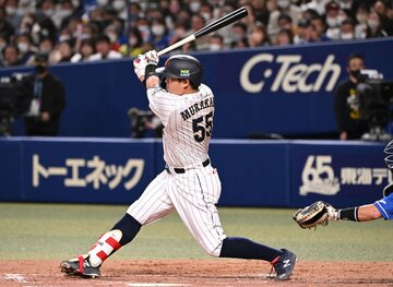 初安打を放った村上