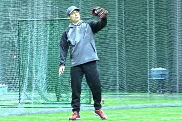 自主トレを行う栗林良吏