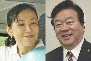 横浜市長に当選した原沢敦美氏(左)と、ＵＦＯ議連の会長補佐・浅川義治氏