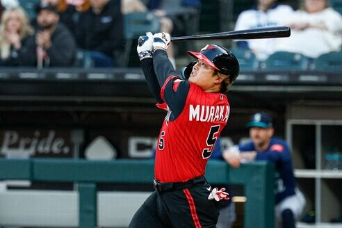 MLB】村上宗隆がメジャートップの15号 史上初の8カード連続初戦