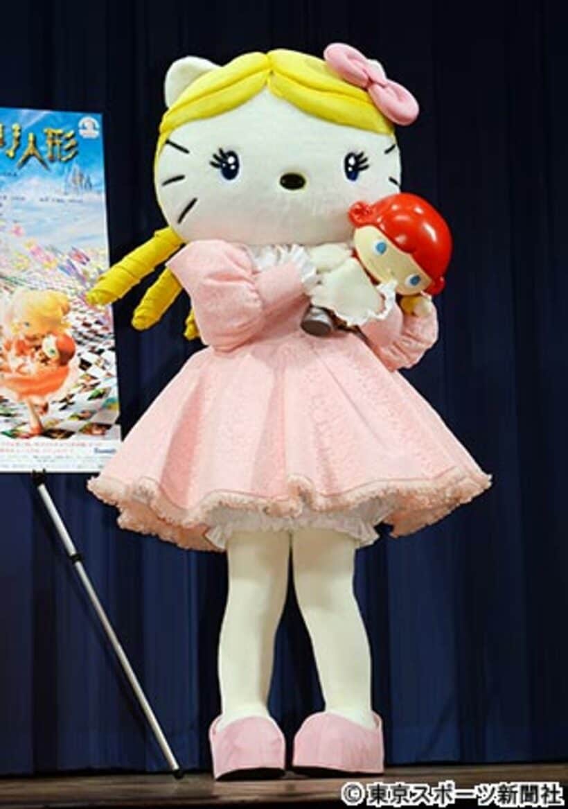 アニメ映画の完成披露試写会に出席したハローキティ