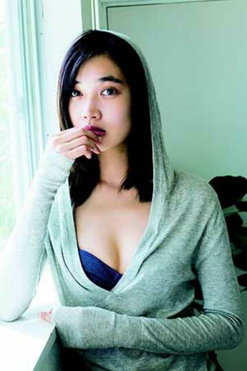 水着グラビアに初挑戦した林田岬優　（Ｃ）桑島智輝／週刊プレイボーイ