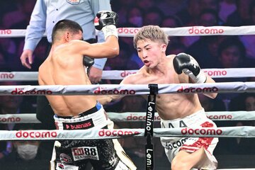 マーロン・タパレスを攻める井上尚弥(2023年12月)