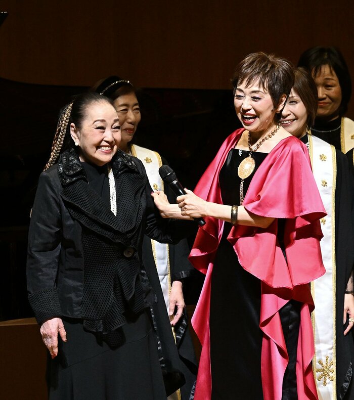ゲストに登場した湯川れい子氏(左=撮影・中嶌英雄)