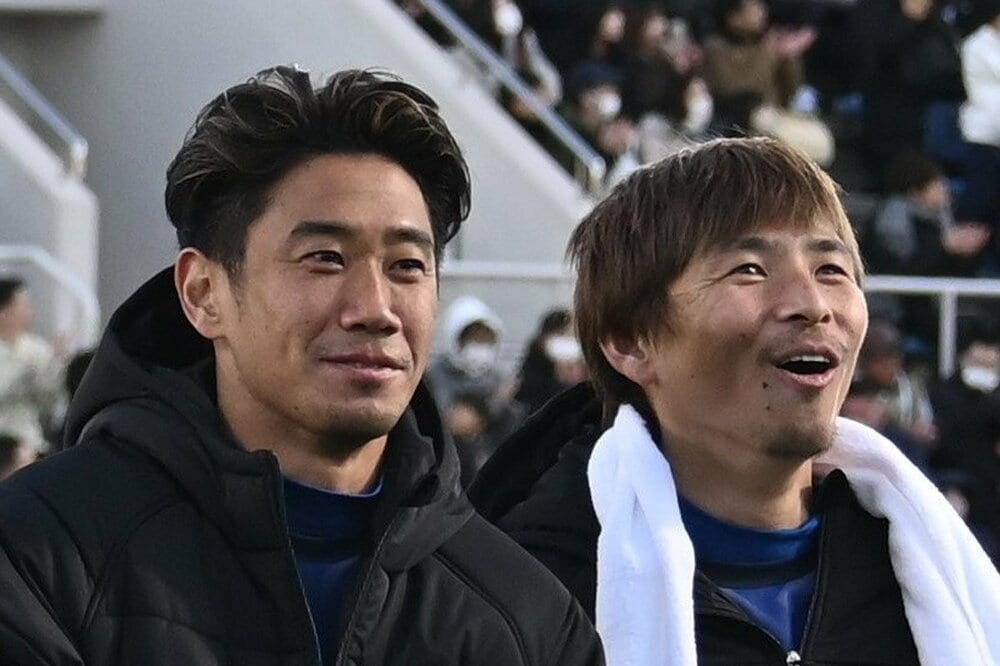 香川真司（左）と乾貴士
