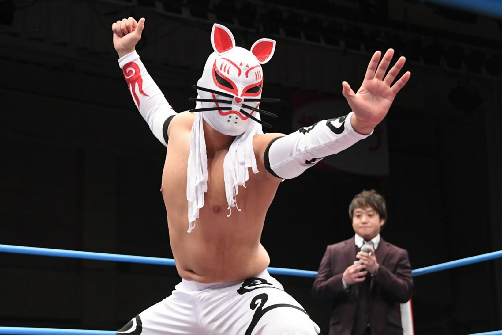マスクマン・KURAMAとして登場した矢野安崇