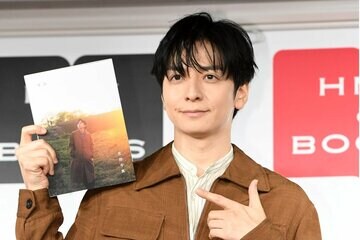 アニバーサリーブックを発売した生田斗真