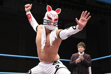 マスクマン・KURAMAとして登場した矢野安崇
