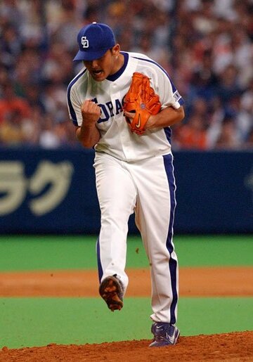  マウンド上でほえる川上